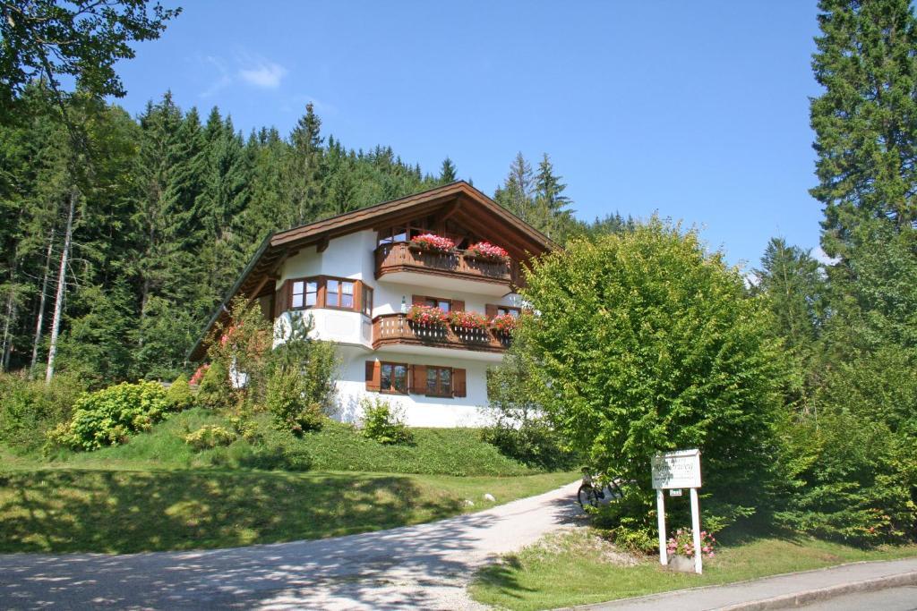 Ferienhaus Am Roemerweg Klais Exteriör bild