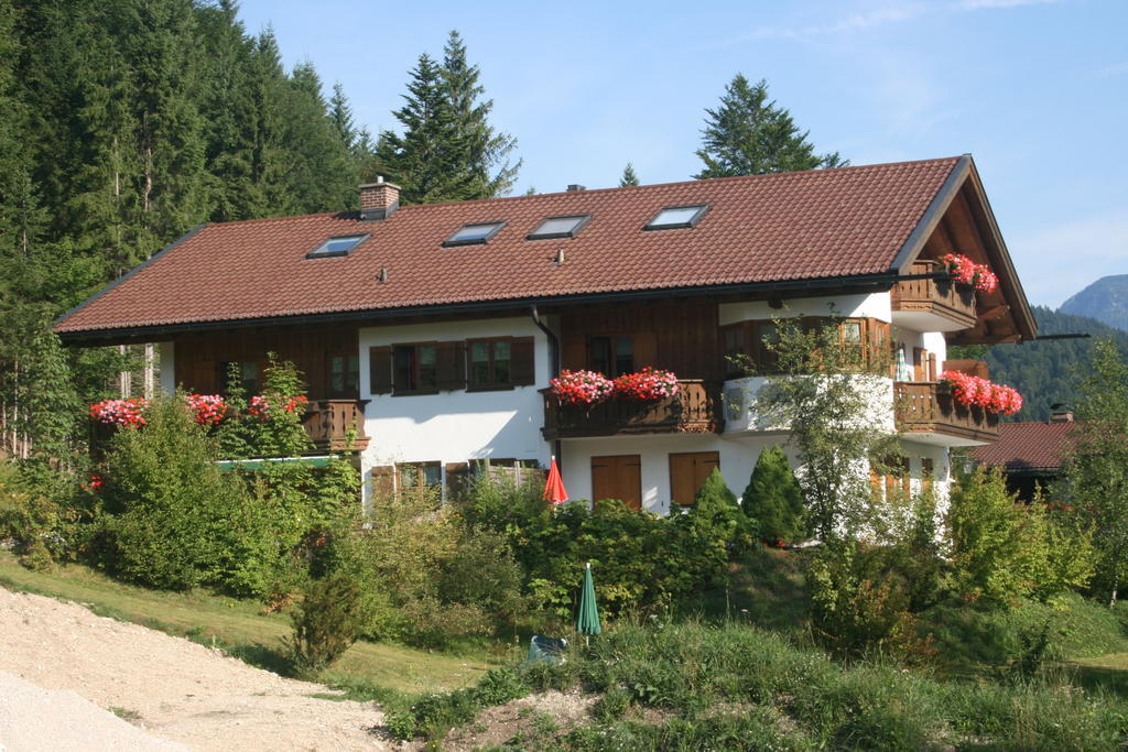 Ferienhaus Am Roemerweg Klais Exteriör bild