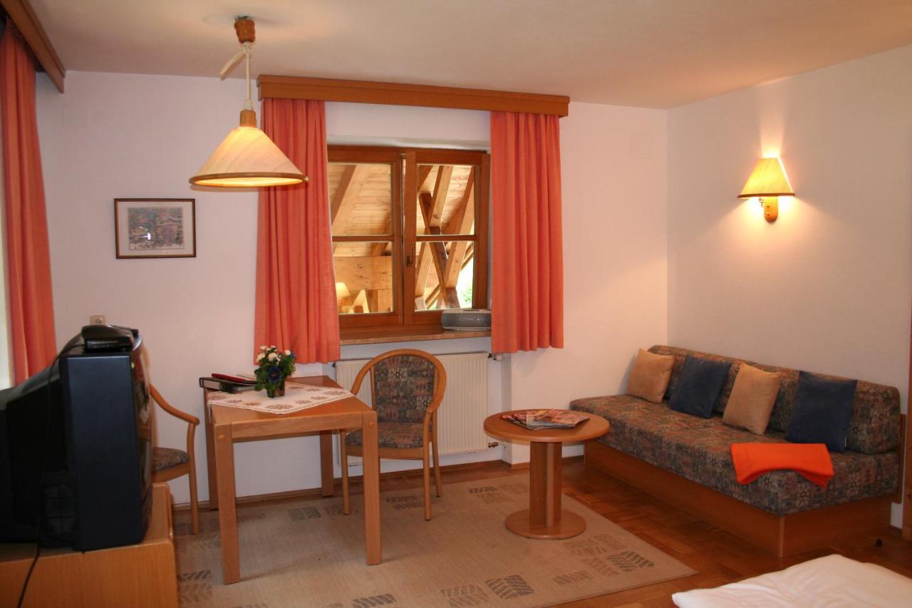 Ferienhaus Am Roemerweg Klais Exteriör bild
